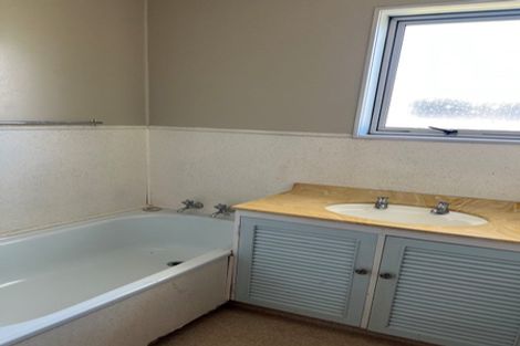 Photo of property in 1/17 Doment Crescent, Orewa, 0931