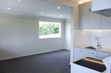 Photo of property in 53 Wade River Road, Stanmore Bay, Whangaparaoa, 0932