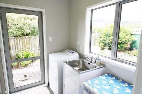 Photo of property in 16 Moray Place, Whiritoa, Whangamata, 3691