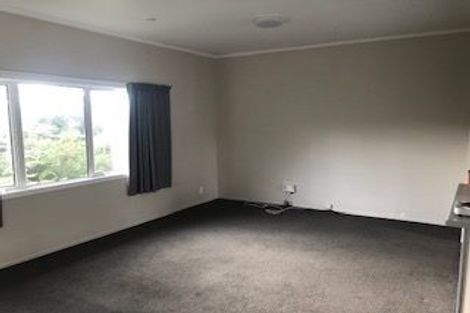 Photo of property in 112 Tirimoana Road, Te Atatu South, Auckland, 0602