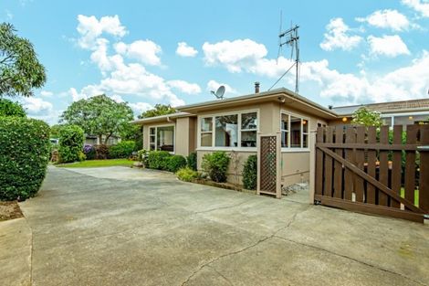 Photo of property in 86 Wikiriwhi Crescent, Awapuni, Palmerston North, 4412
