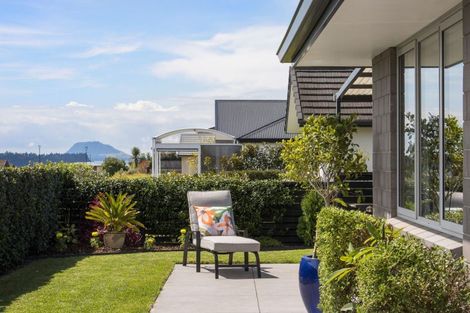 Photo of property in 5 Vantage Place, Omokoroa, 3114