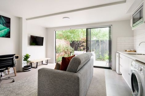 Photo of property in 2/22 Peterborough Street, Christchurch Central, Christchurch, 8013