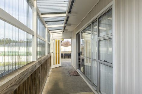 Photo of property in 6 Fairview Place, Westown, New Plymouth, 4310