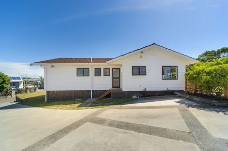Photo of property in 15 Dahlstrom Grove, Kelvin Grove, Palmerston North, 4414