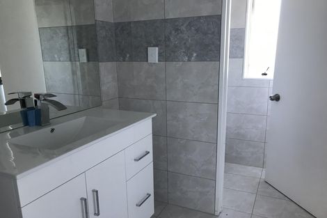 Photo of property in 3 Taatahi Street, Weymouth, Auckland, 2103