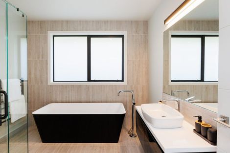 Photo of property in 156 Pacific Drive, Fitzherbert, Palmerston North, 4410