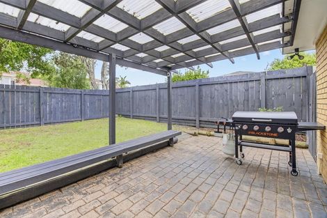 Photo of property in 2/19 Sailfish Drive, West Harbour, Auckland, 0618