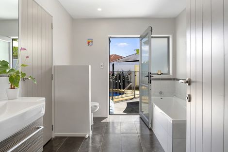 Photo of property in 15 Dove Place, Pyes Pa, Tauranga, 3112