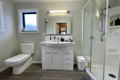 Photo of property in 4 Cresswell Place, Johnsonville, Wellington, 6037