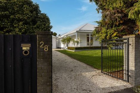 Photo of property in 28 Cleveland Street, Edgeware, Christchurch, 8013
