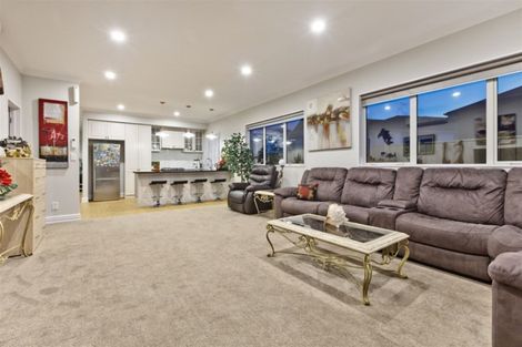 Photo of property in 25 Turutu Place, Long Bay, Auckland, 0630