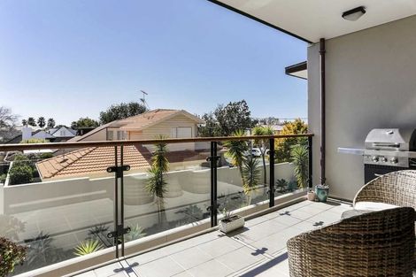 Photo of property in 7/2a Frieston Road, Milford, Auckland, 0620