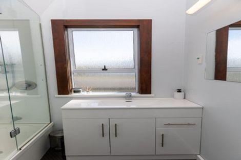 Photo of property in 30 Irving Street, Gore, 9710