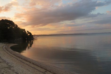 Photo of property in 4 Crispe Road, Clarks Beach, 2122