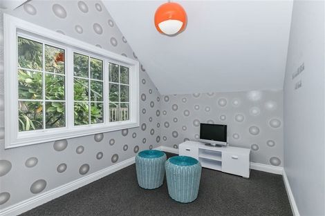 Photo of property in 48a Waterview Road, Stanley Point, Auckland, 0624