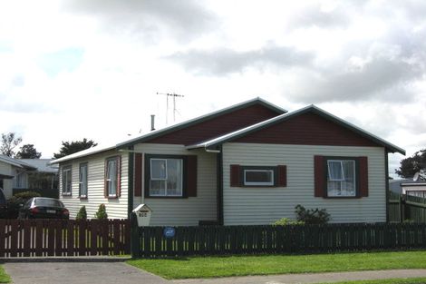 Photo of property in 184 Cornfoot Street, Castlecliff, Whanganui, 4501