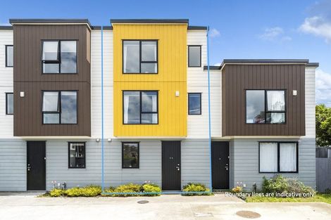 Photo of property in 5b Beach Road, Te Atatu Peninsula, 0610