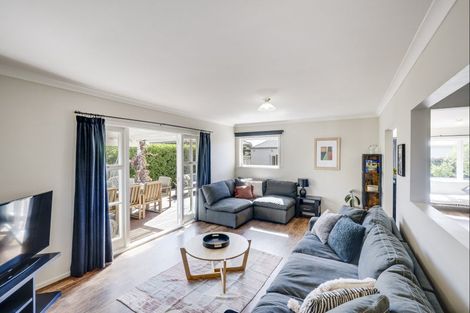 Photo of property in 43 Neeve Road, Taradale, Napier, 4112