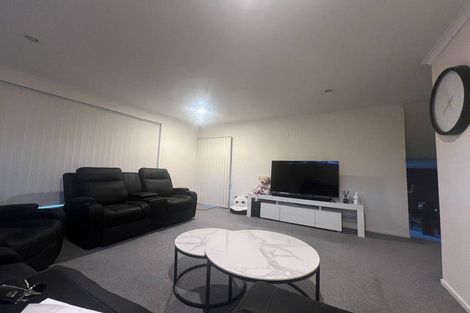 Photo of property in 27 View Ridge Drive, Ranui, Auckland, 0612