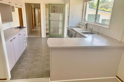 Photo of property in 22 Finlow Drive, Te Atatu South, Auckland, 0610