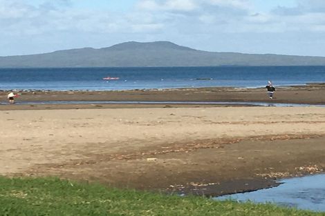 Photo of property in 21 Sandiacre Way, Browns Bay, Auckland, 0630