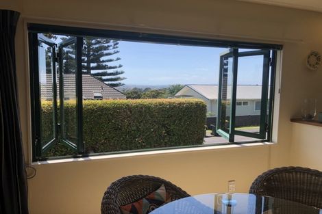 Photo of property in 1/32 Tui Glen Road, Birkenhead, Auckland, 0626