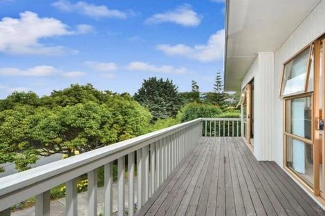 Photo of property in 4 Montclair Rise, Browns Bay, Auckland, 0630