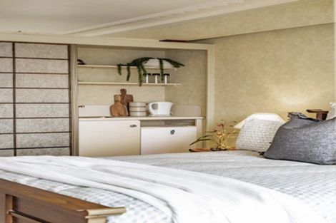 Photo of property in 30 Fairfax Avenue, Northcote, Auckland, 0627