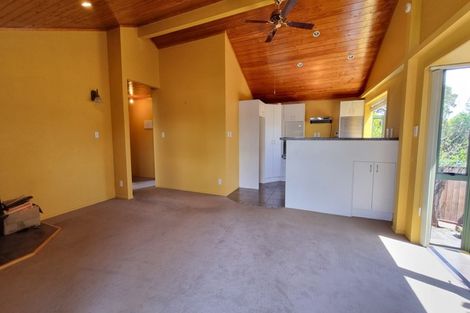 Photo of property in 62 Divich Avenue, Te Atatu South, Auckland, 0610