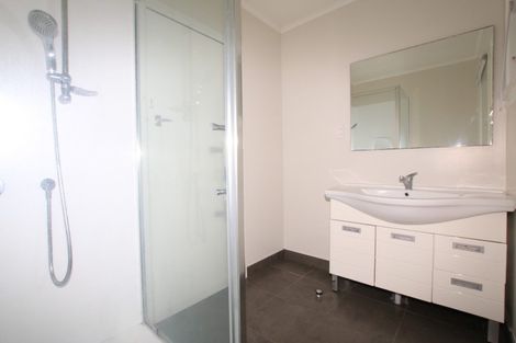 Photo of property in 3/49 Corunna Road, Milford, Auckland, 0620