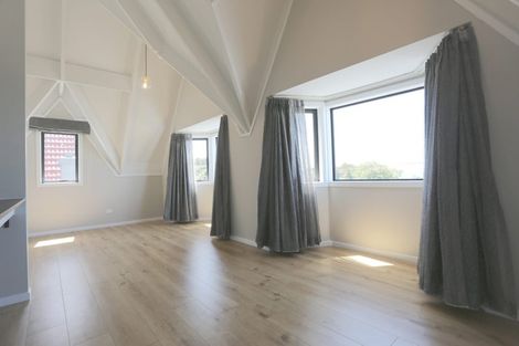 Photo of property in 128 Beach Road, Castor Bay, Auckland, 0620