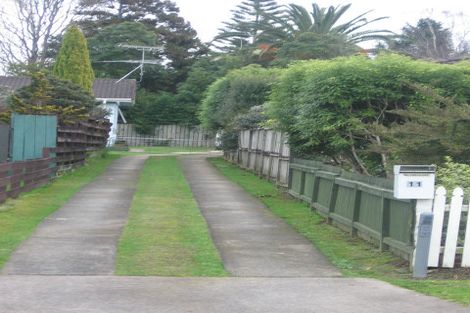 Photo of property in 11 Lipton Grove, Opaheke, Papakura, 2113