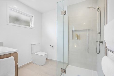 Photo of property in 4 Bayside Avenue, Te Atatu Peninsula, Auckland, 0610