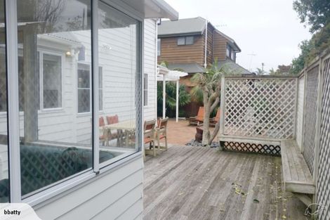 Photo of property in 2/7a Corunna Road, Milford, Auckland, 0620