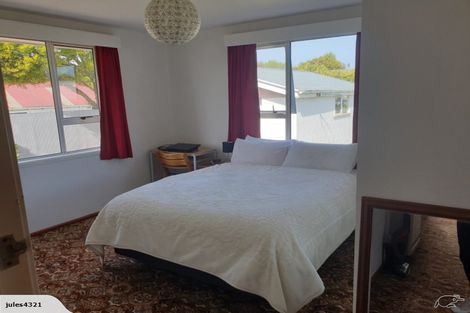 Photo of property in 23 Liverton Crescent, Bishopdale, Christchurch, 8053