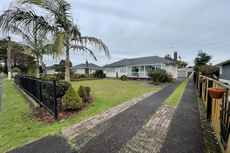 Photo of property in 65 Beach Road, Te Atatu Peninsula, Auckland, 0610