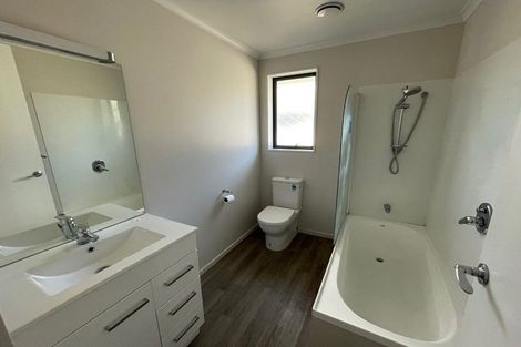 Photo of property in 9 Forbury Place, Mangere, Auckland, 2022