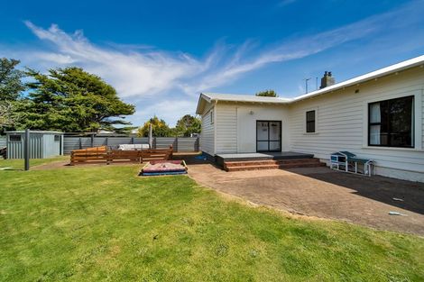Photo of property in 16 Dixon Avenue, Hawera, 4610