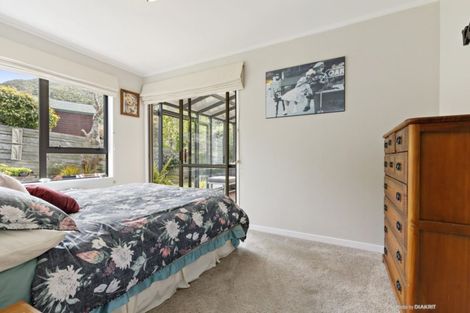 Photo of property in 6 Malda Grove, Khandallah, Wellington, 6035