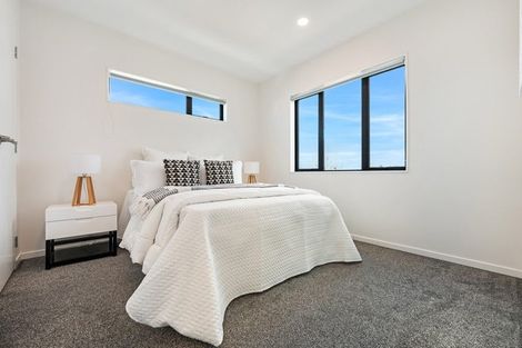 Photo of property in 718b Massey Road, Mangere, Auckland, 2022