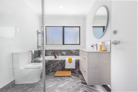 Photo of property in 1a Te Reinga View, Tawa, Wellington, 5028