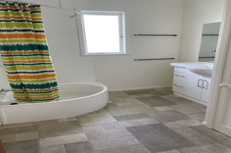 Photo of property in 98 Oakdale Road, Mount Roskill, Auckland, 1041