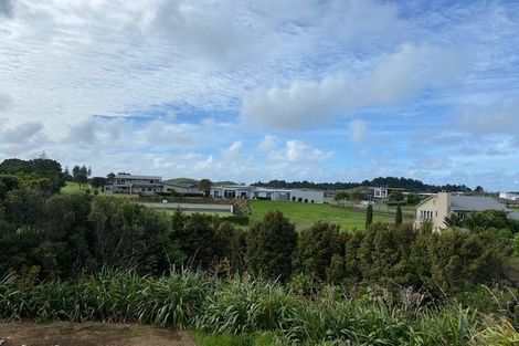 Photo of property in 10 Kakariki Lane, Waiwhakaiho, New Plymouth, 4312