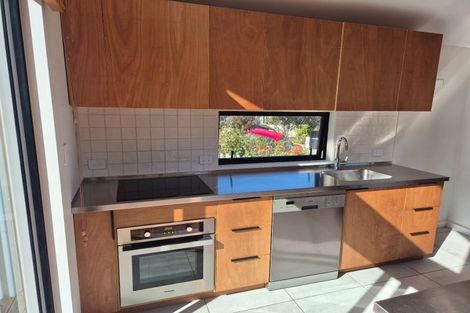 Photo of property in 17a Cornwall Road, Lyttelton, 8082