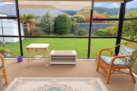 Photo of property in 1 Craig Grove, Elderslea, Upper Hutt, 5018