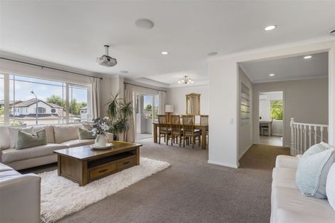 Photo of property in 24 Santa Ana Drive, Dannemora, Auckland, 2016