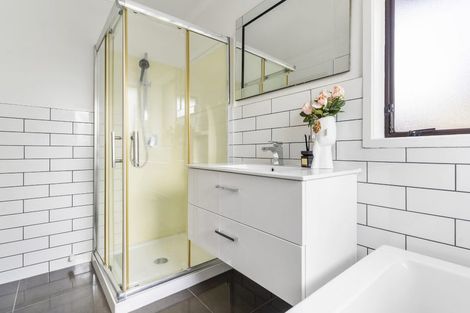 Photo of property in 1/19 Waller Avenue, Bucklands Beach, Auckland, 2012