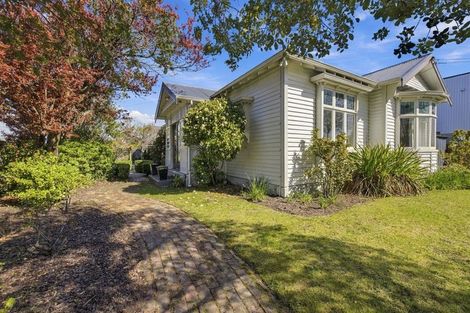 Photo of property in 124 Edward Avenue, Edgeware, Christchurch, 8013