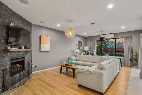 Photo of property in 3 Stow Place, Henderson, Auckland, 0612